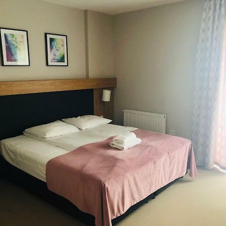 Bulwary Biznes Bed & Breakfast เมียเลส ภายนอก รูปภาพ