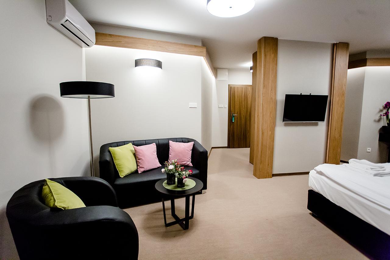 Bulwary Biznes Bed & Breakfast เมียเลส ภายนอก รูปภาพ