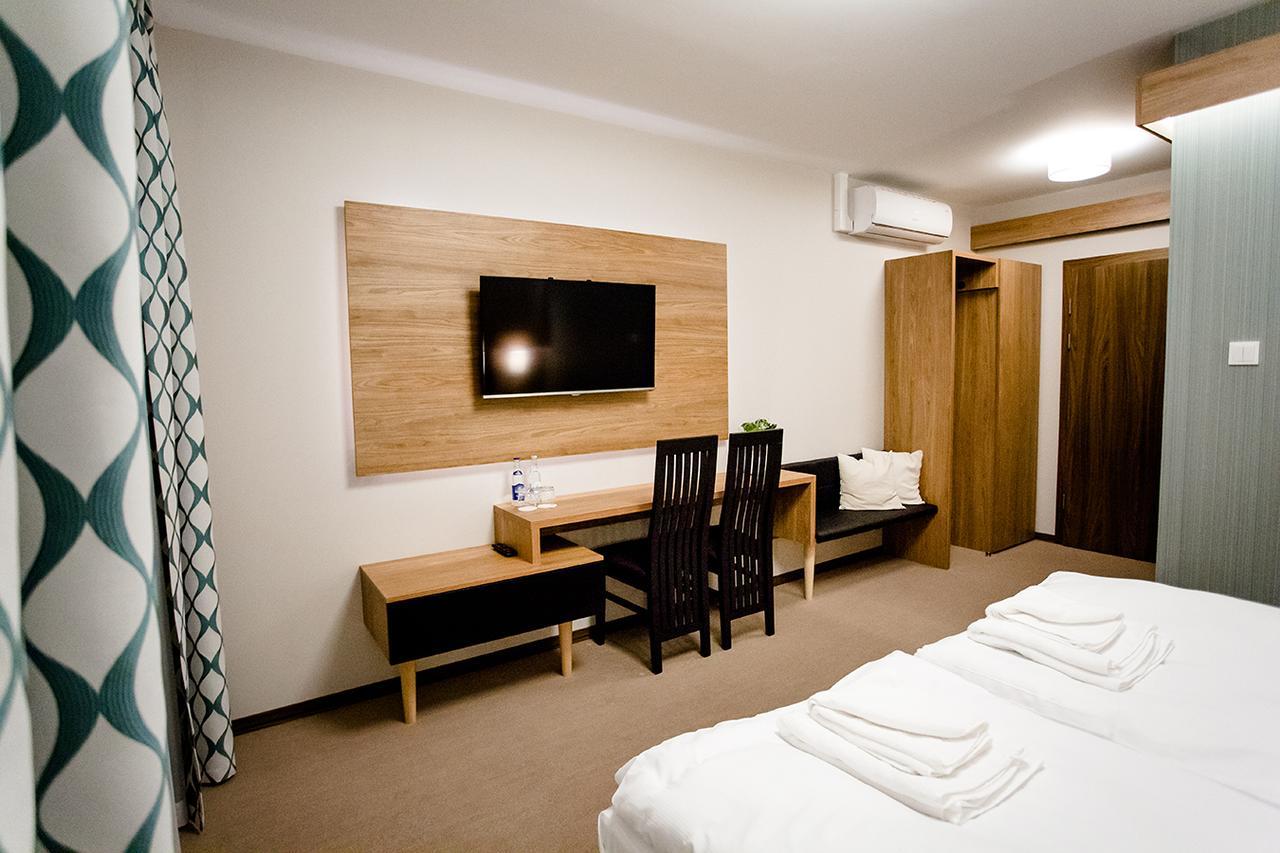 Bulwary Biznes Bed & Breakfast เมียเลส ภายนอก รูปภาพ