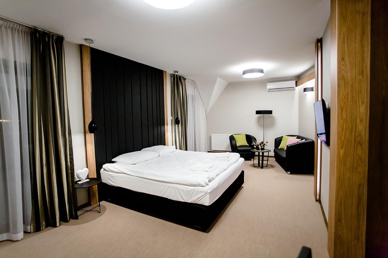 Bulwary Biznes Bed & Breakfast เมียเลส ภายนอก รูปภาพ